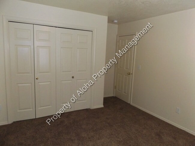 Building Photo - 1280 S Cloverdale Rd