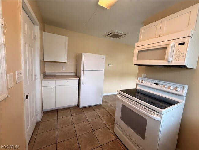 Foto del edificio - 1906 Coronado Rd