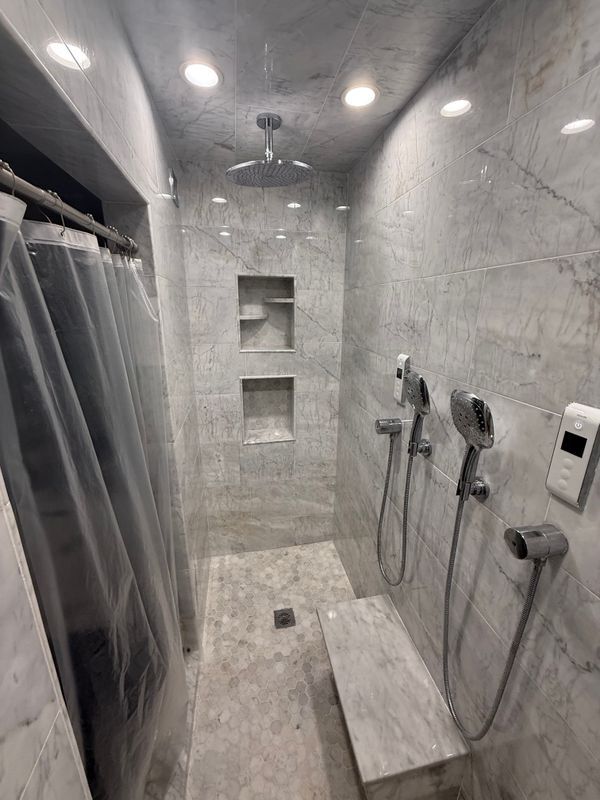 Building Photo - 268 S Seneca Cir