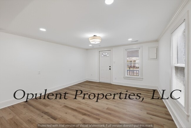 Building Photo - 1216 Stevens Ave NE