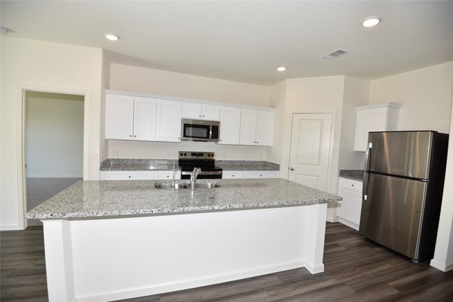 Building Photo - 21654 Cottage Ln
