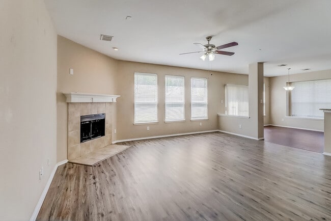 Building Photo - 1015 Shenandoah Way