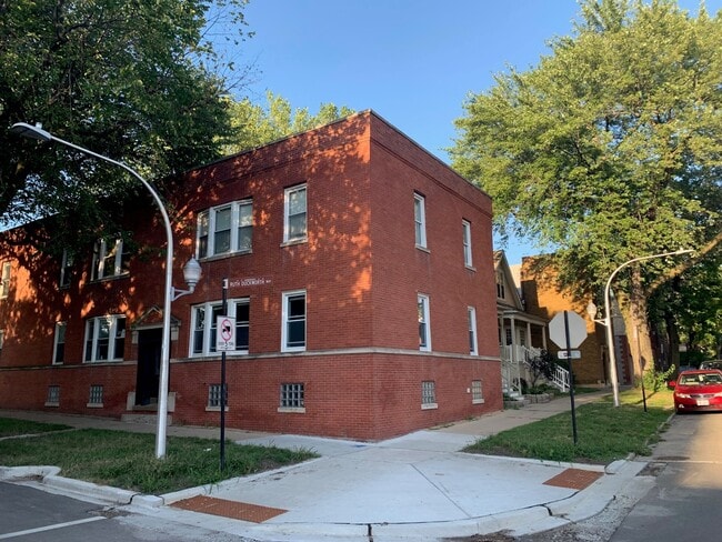 Foto del edificio - 3805 N Ravenswood Ave