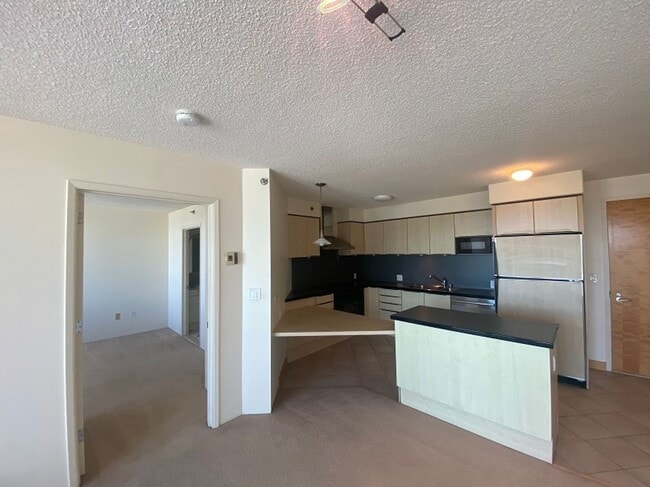 Building Photo - $2,400 1 Bed, 1 Bath, 1 Parking-One Archer Lane, High Floor with ocean/mountain views