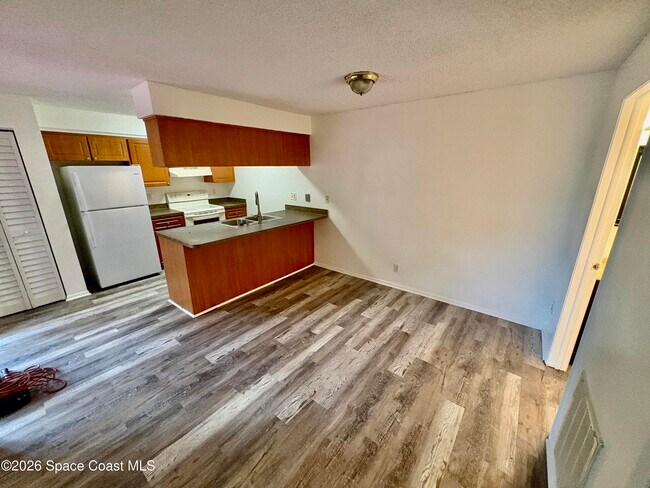 Foto del edificio - 8789 Live Oak Ct
