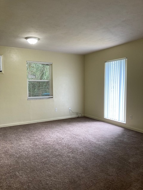 Building Photo - 943 N Village Dr