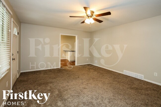 Foto del edificio - 607 NE Main St