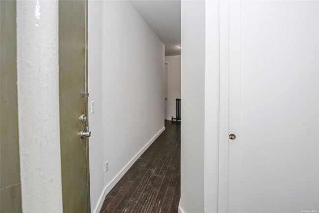 Foto del edificio - 221 Howard Ave