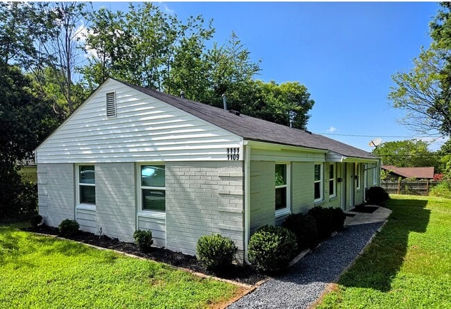 Building Photo - 1111 Bose Ave