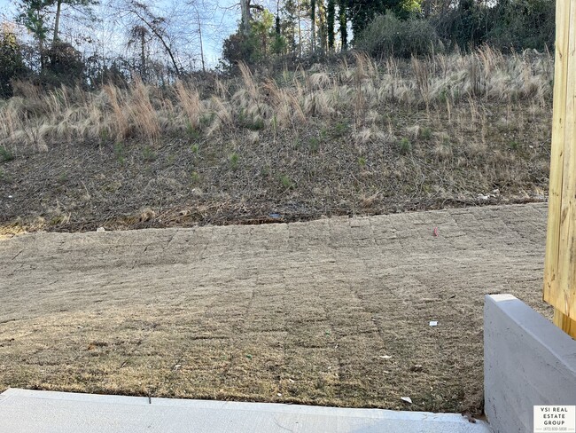 Building Photo - 3675 Acorn Dr