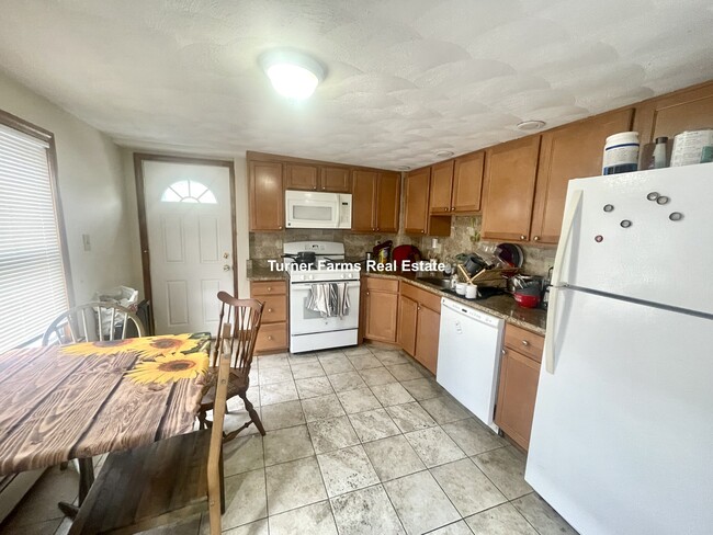 Foto del edificio - 585 Somerville Ave