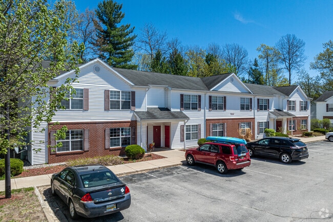 Building Photo - Village Glen Apartments
