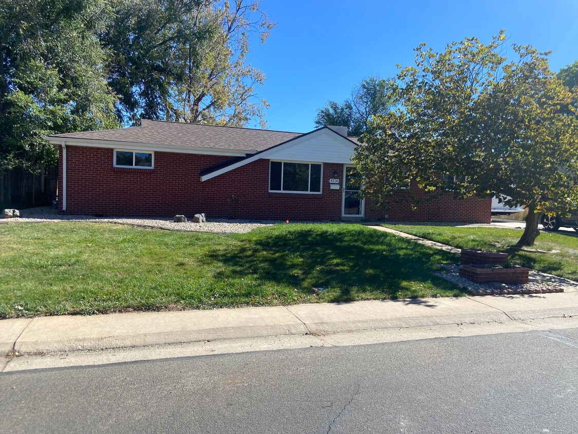 Foto principal - Charming Brick Ranch in Wheat Ridge