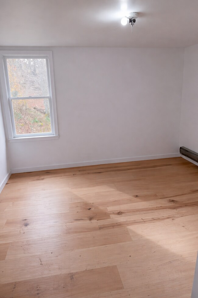 Foto del edificio - 2550 Silver Lake Rd