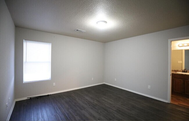 Foto del edificio - 3809 Remington Dr