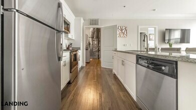 Building Photo - 1494 N High St