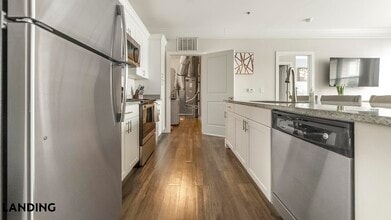 Building Photo - 1494 N High St