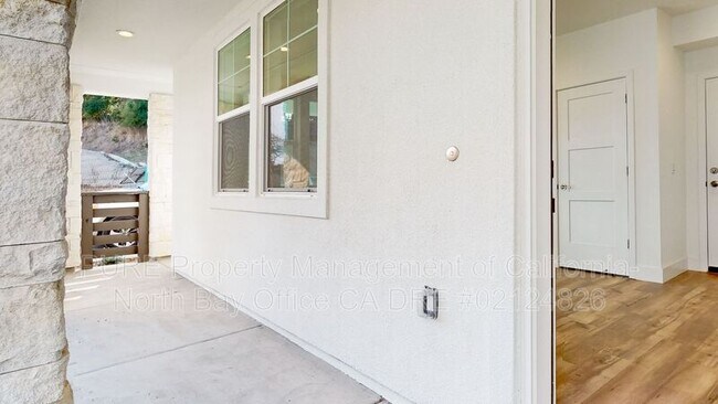 Building Photo - 419 Semillon Ln