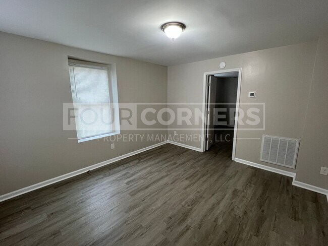 Foto del edificio - 2026 N Cherry St