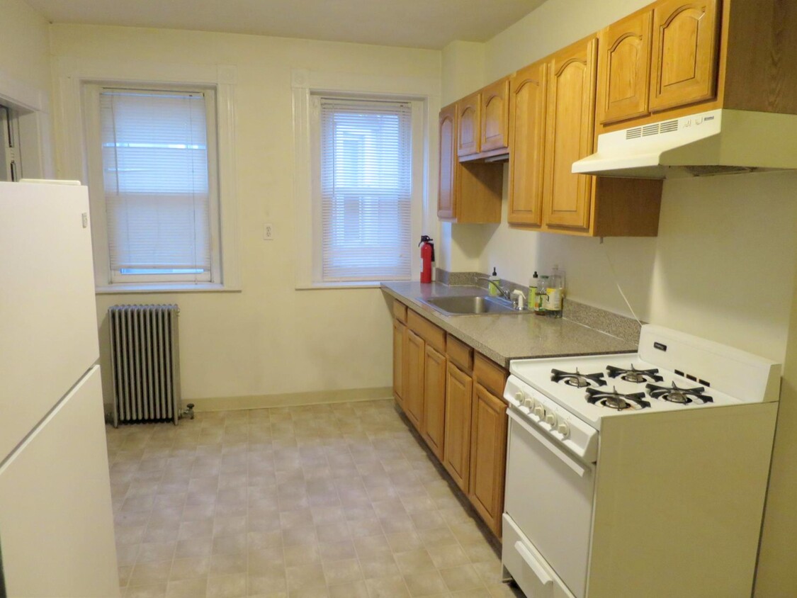 Primary Photo - 6 Cypress St