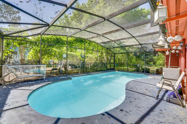 Building Photo - 281 W 18th St