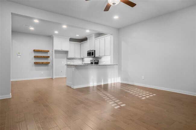 Foto del edificio - 4211 Cascade Sky Dr