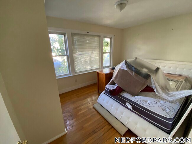 Foto del edificio - 569 Main St