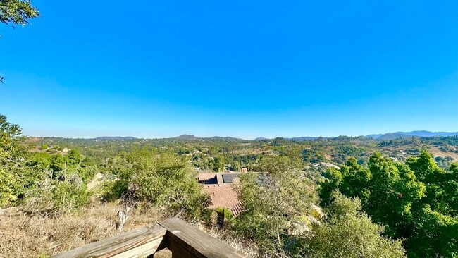 Foto del edificio - Unique and Rustic Detached Guest Home Unit on Private Country Property Overlooking the Stunning G...