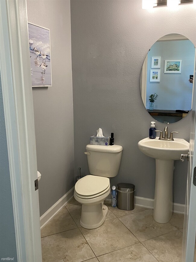 Foto del edificio - 3 br, 2.5 bath House - 8057 John Hancock D...