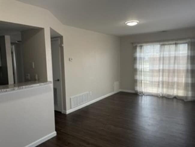 Interior Photo - Stadium View Apartments