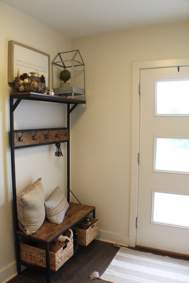 Entry - 4533 Tennyson St