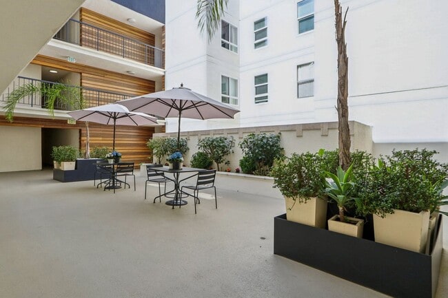 Interior Photo - Terraces at the Lake