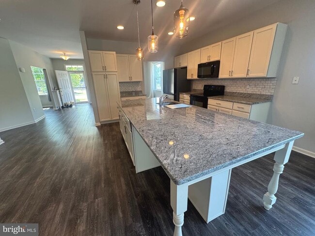 Building Photo - 148 Grissom Dr