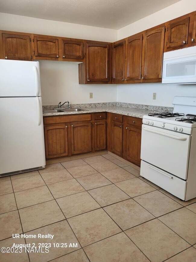 Foto del edificio - 1310 E 3rd St