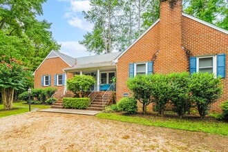 Building Photo - 1703 Choate Pl