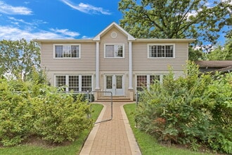 Building Photo - 1206 Lynn Terrace