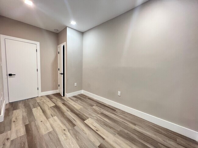 Fotografía del edificio - 44 Logan Ave