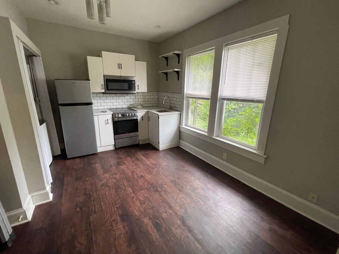 Foto principal - 644 Moreland Ave SE