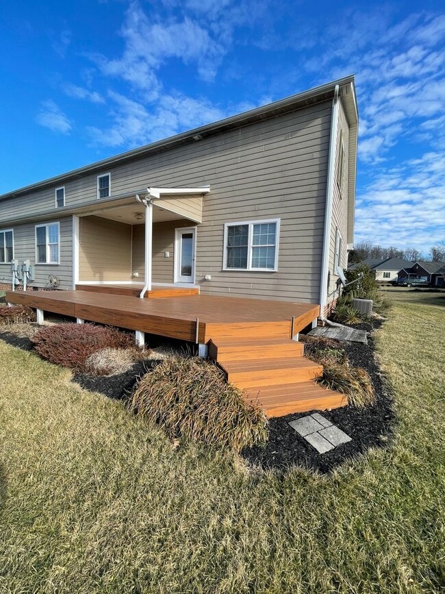 Building Photo - Duplex in Turner Ashby School District