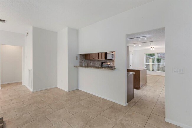 Building Photo - 18 W Stony Bridge Ct