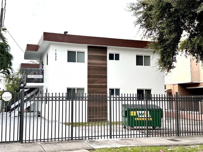 Building Photo - 1629 SW 3rd St