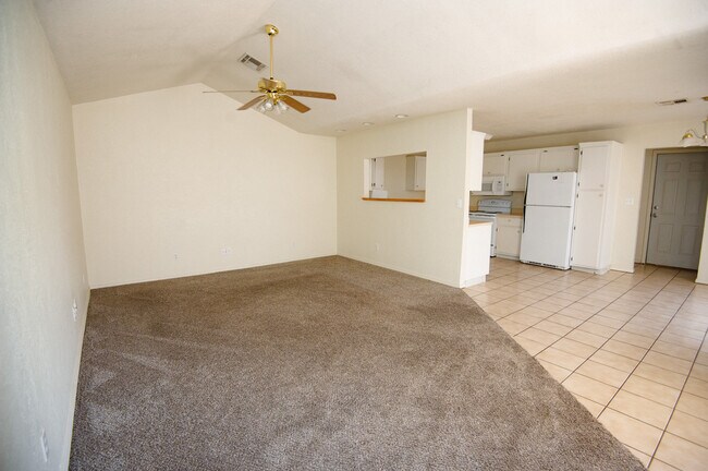 Foto del edificio - 2212 S Bluestone St