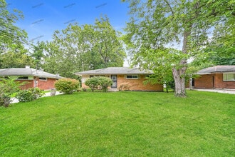 Building Photo - 8670 Zodiac Dr
