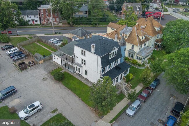 Building Photo - 234 4th Ave