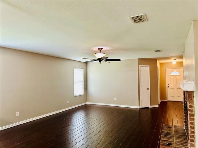 Foto del edificio - 8021 Stowe Springs Ln