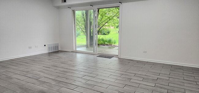 Building Photo - 2300 Beau Monde Ln