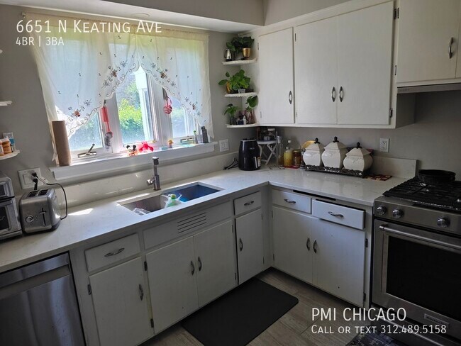 Building Photo - 6651 N Keating Ave