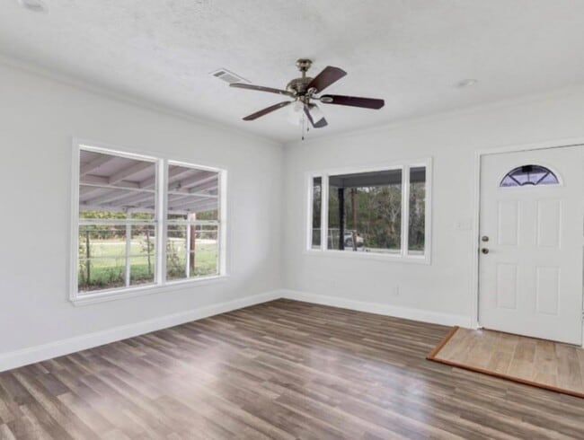 Building Photo - 116 Trahan St