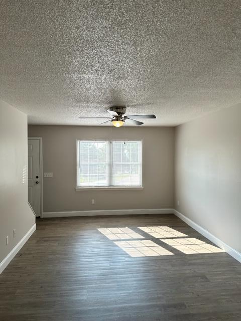 Foto del edificio - 4365 Ellis Cir NW