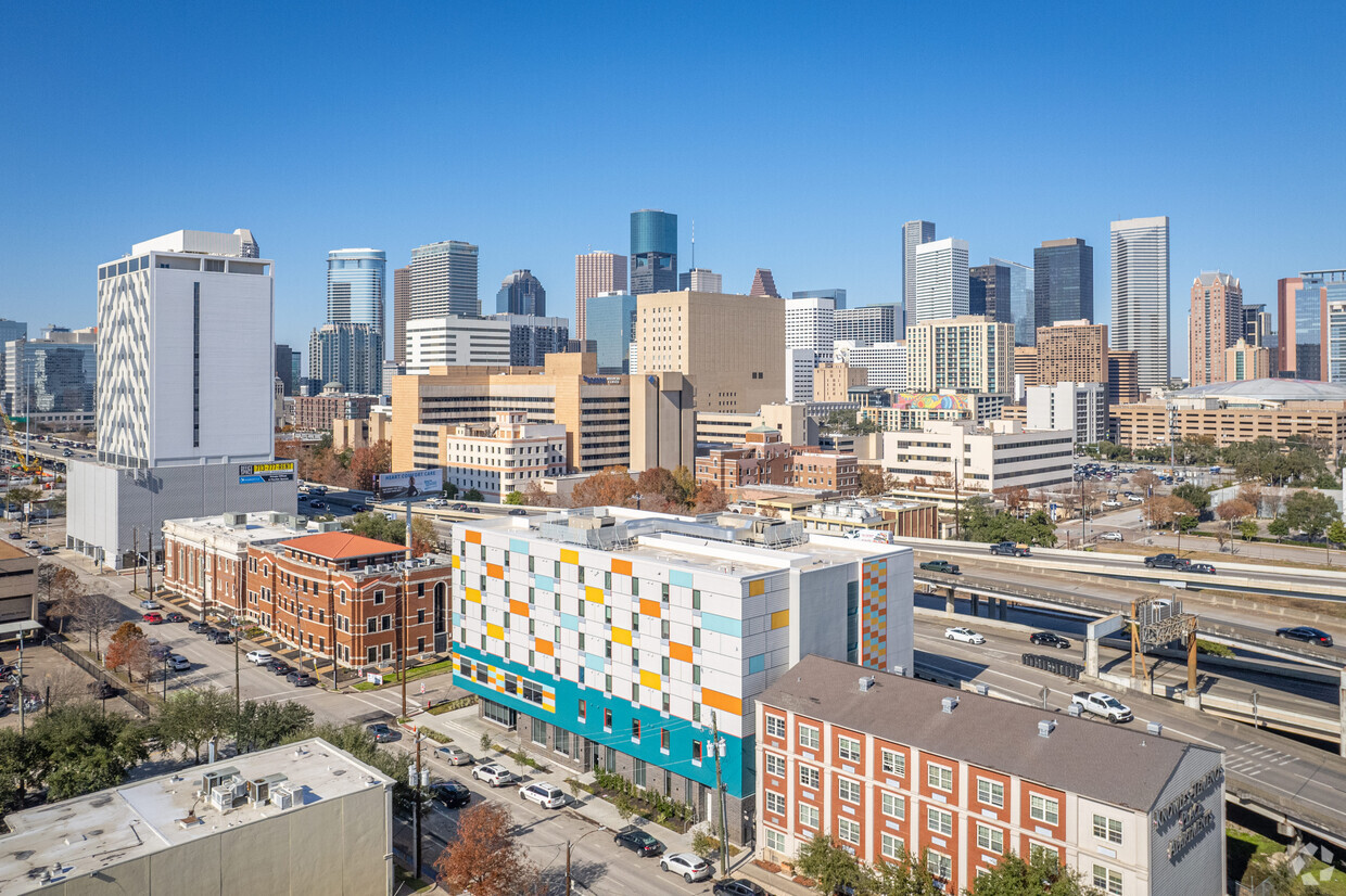 1703 Gray St - Temenos Place